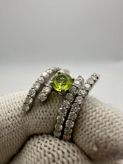 August Birthstone Peridot Ring with Moissanite Accents in Rhodium-Plated 925 Silver – A Stunning Gift for Her