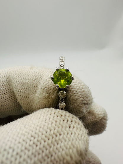 August Birthstone Peridot Ring with Moissanite Accents in Rhodium-Plated 925 Silver – A Stunning Gift for Her