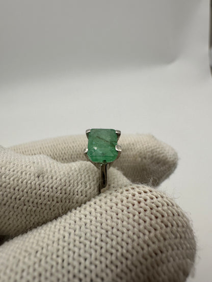 Dazzling Emerald Ring Rhodium Plated 925 Silver A Gift She'll Adore