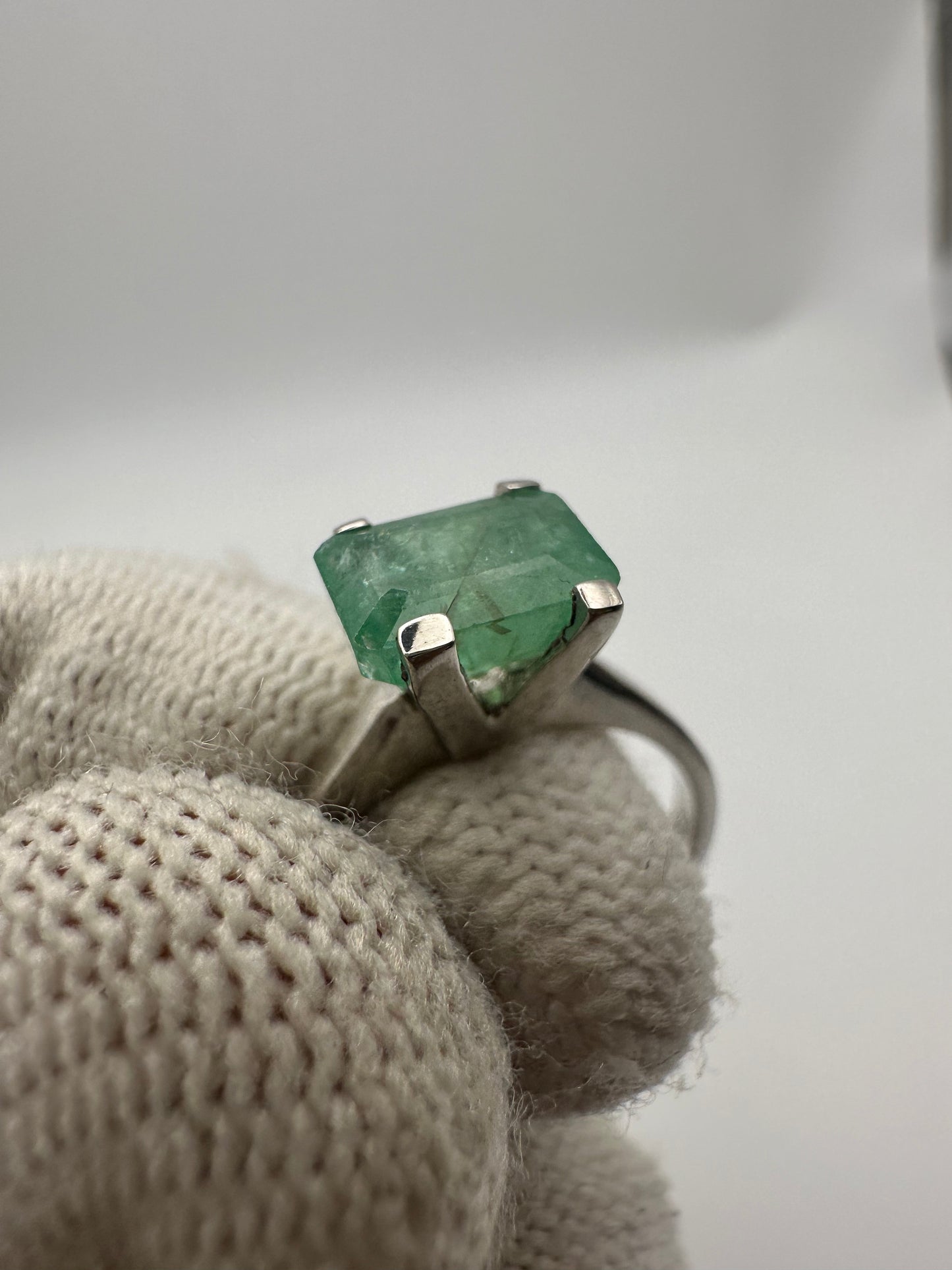 Dazzling Emerald Ring Rhodium Plated 925 Silver A Gift She'll Adore