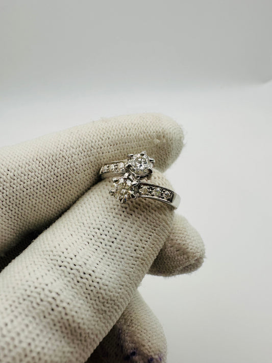 Stunning Moissanite Ring in Rhodium Plated 925 Silver