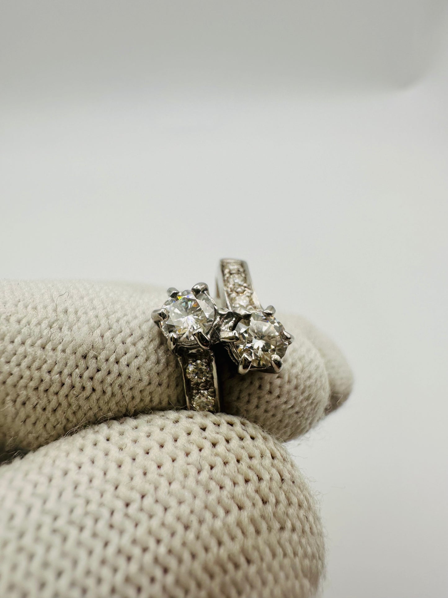 Stunning Moissanite Ring in Rhodium Plated 925 Silver